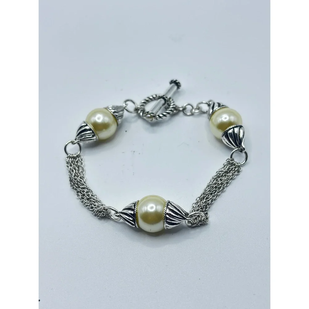 Trifari pearlessence bracelet
